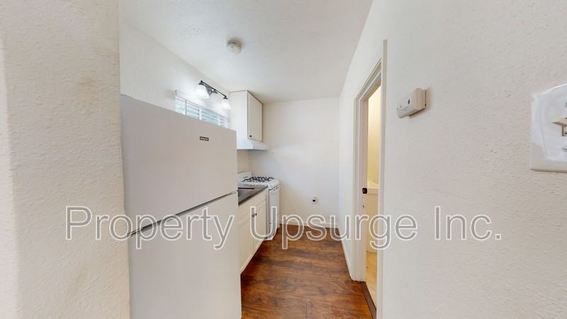 2713 Twin View Blvd - Photo 4 of 10