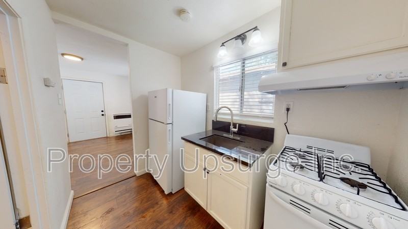 2713 Twin View Blvd - Photo 5 of 10