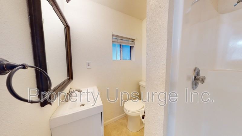 2713 Twin View Blvd - Photo 7 of 10