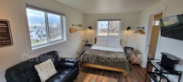 featured image of 923 E Central Entrance Drive