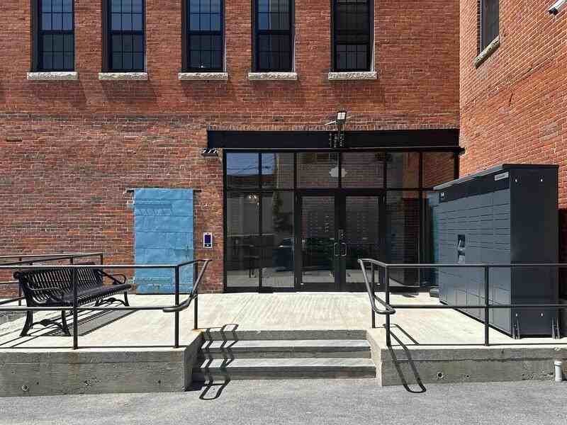 128 Chandler St - Photo 5 of 13