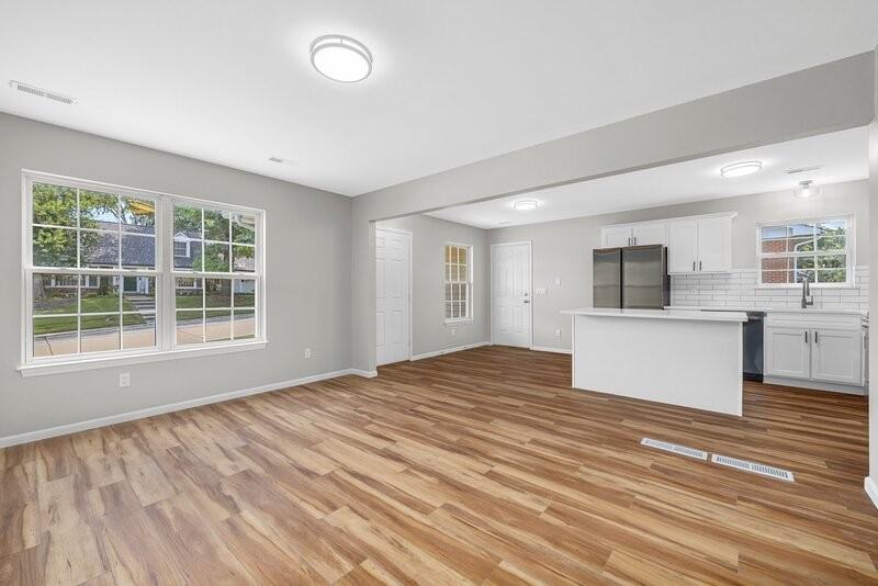19 Fair Ct - Photo 3 of 10