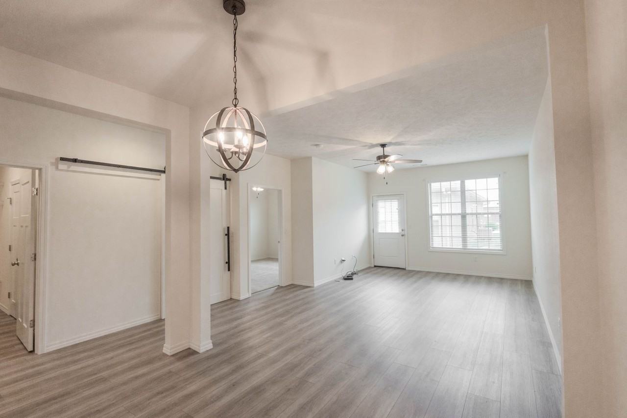 3051 W Cardinal St - Photo 3 of 26