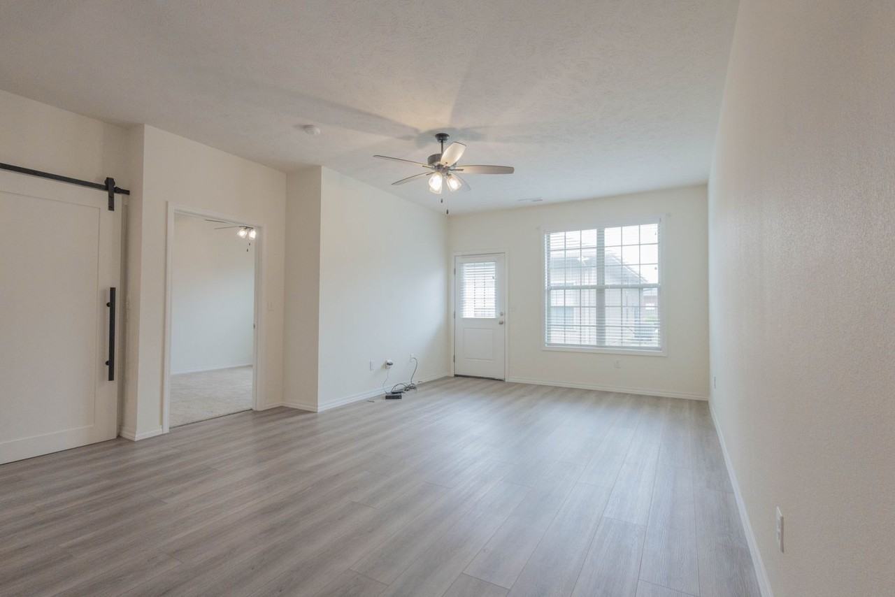 3051 W Cardinal St - Photo 5 of 26