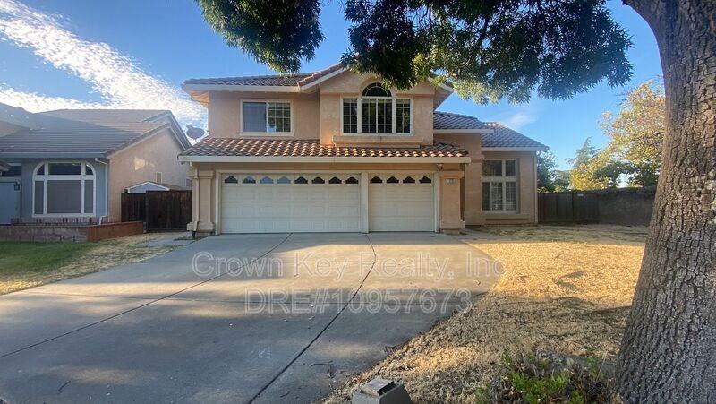 1235 Eagle St - Photo 2 of 33