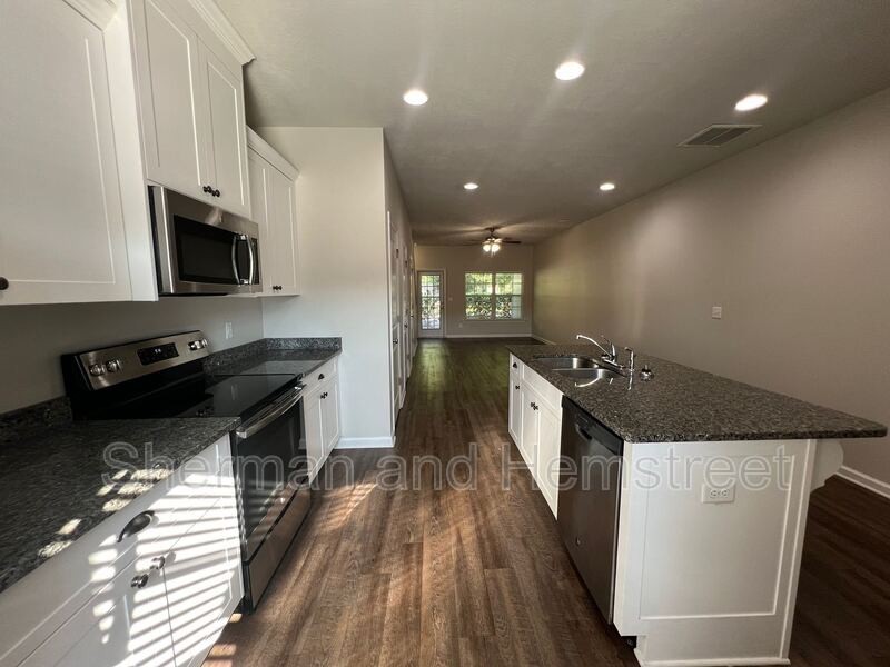 723 Tarvin Cir #723 - Photo 3 of 12