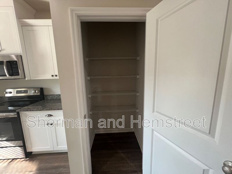 723 Tarvin Cir #723 - Photo 4 of 12