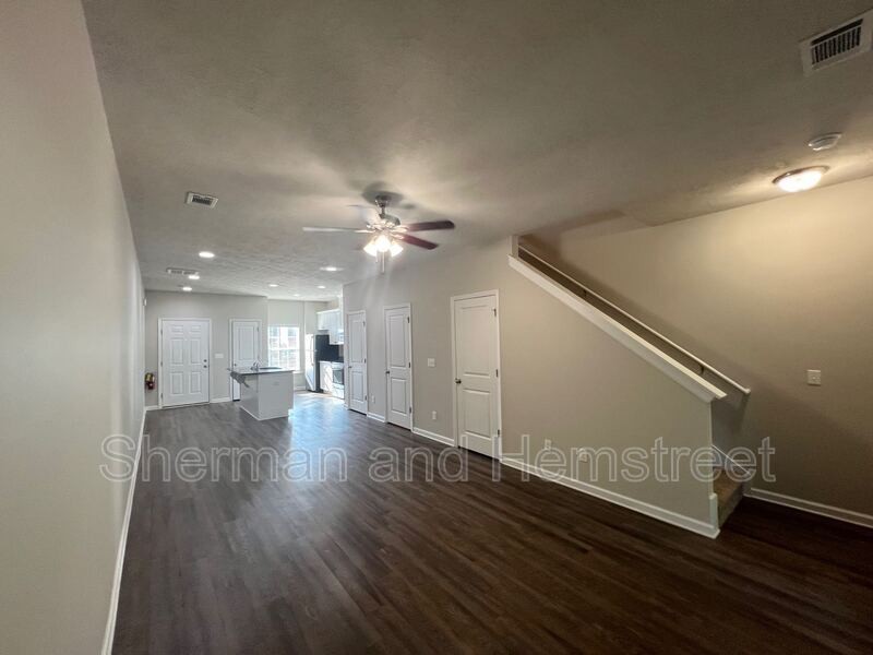 723 Tarvin Cir #723 - Photo 5 of 12