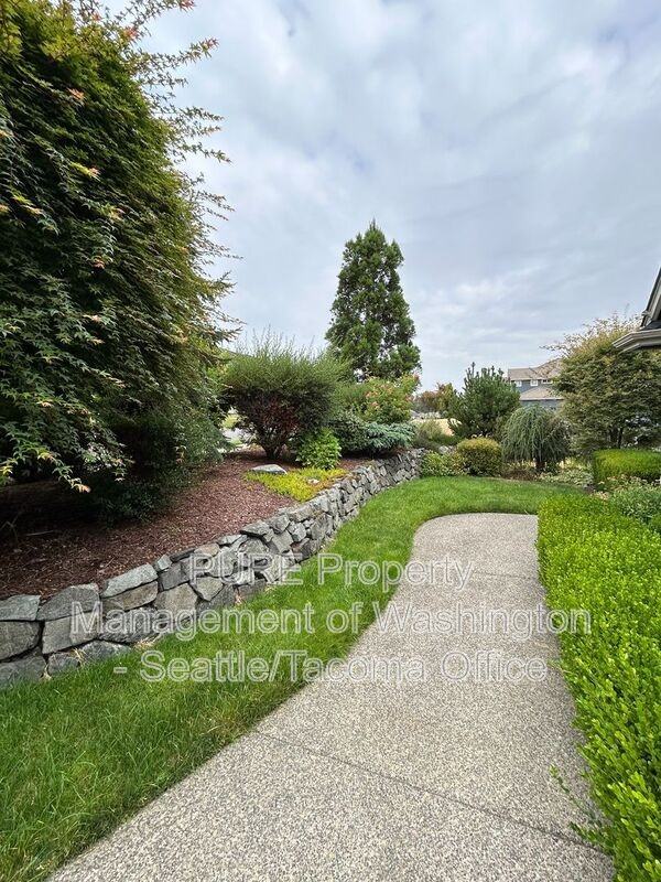 16801 140th Ave E - Photo 3 of 33