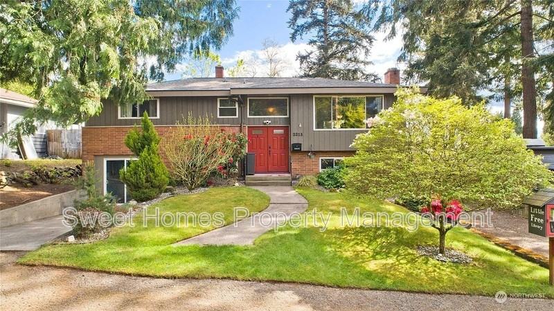 2215 Ne 10th St - Photo 3 of 23