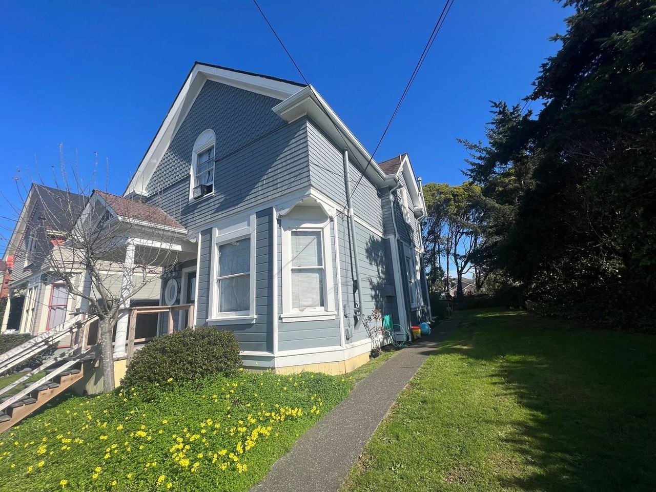 813 C ST - Photo 2 of 16