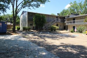 featured image of 207 W College St