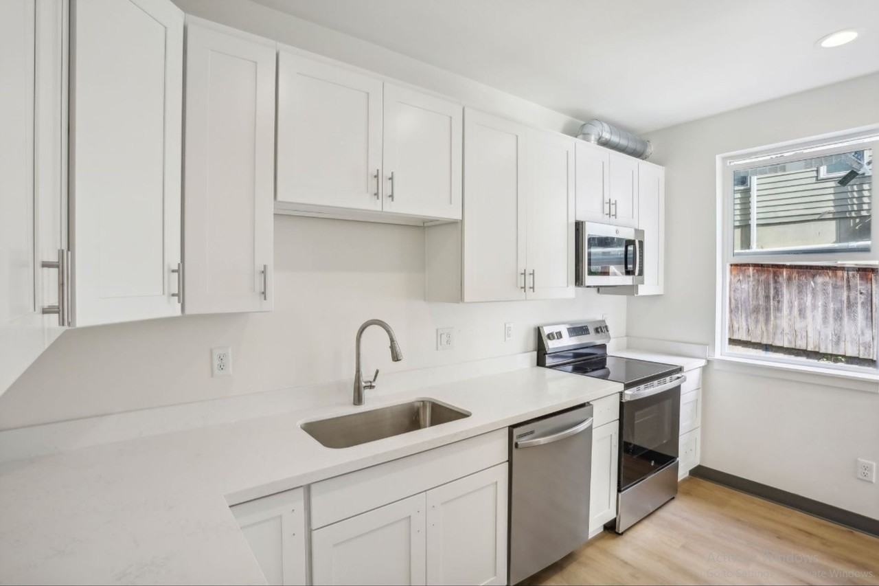 4729 21st Avenue Northeast #C - Photo 7 of 45