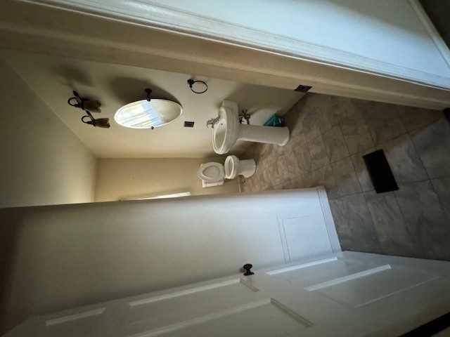 202 Roxbury Road - Photo 2 of 12