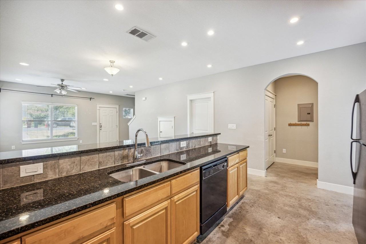 7603 Meador Ave - Photo 5 of 12