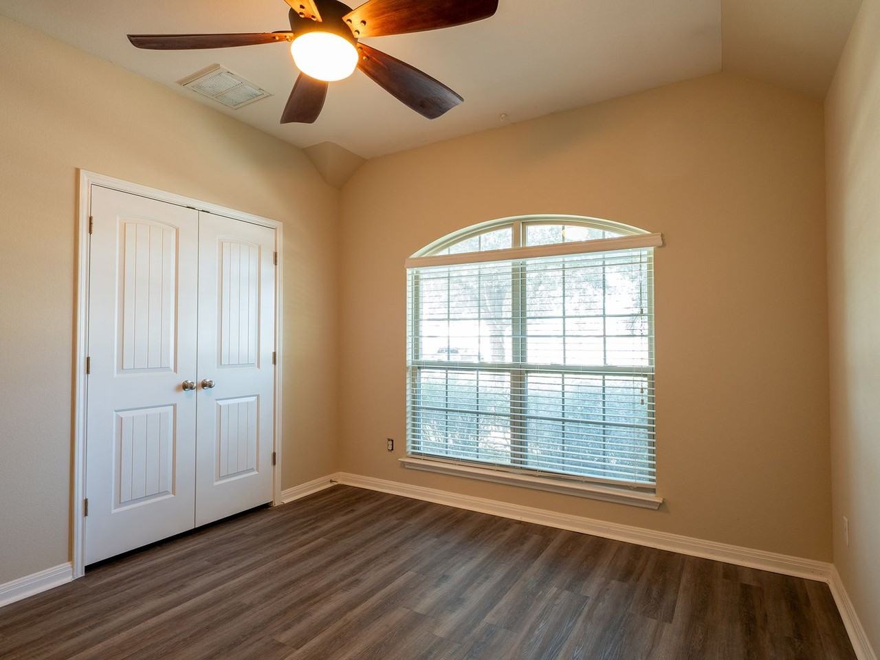 9509 Sydney Marilyn Ln - Photo 6 of 27