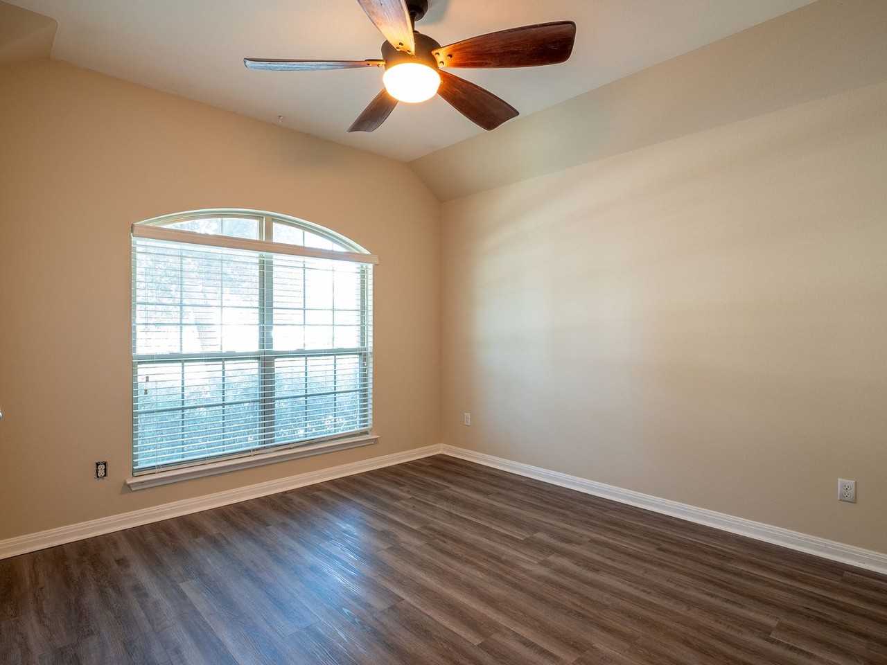 9509 Sydney Marilyn Ln - Photo 7 of 27