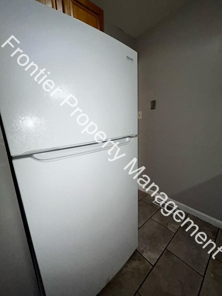 325 Eichelberger St - Photo 3 of 12