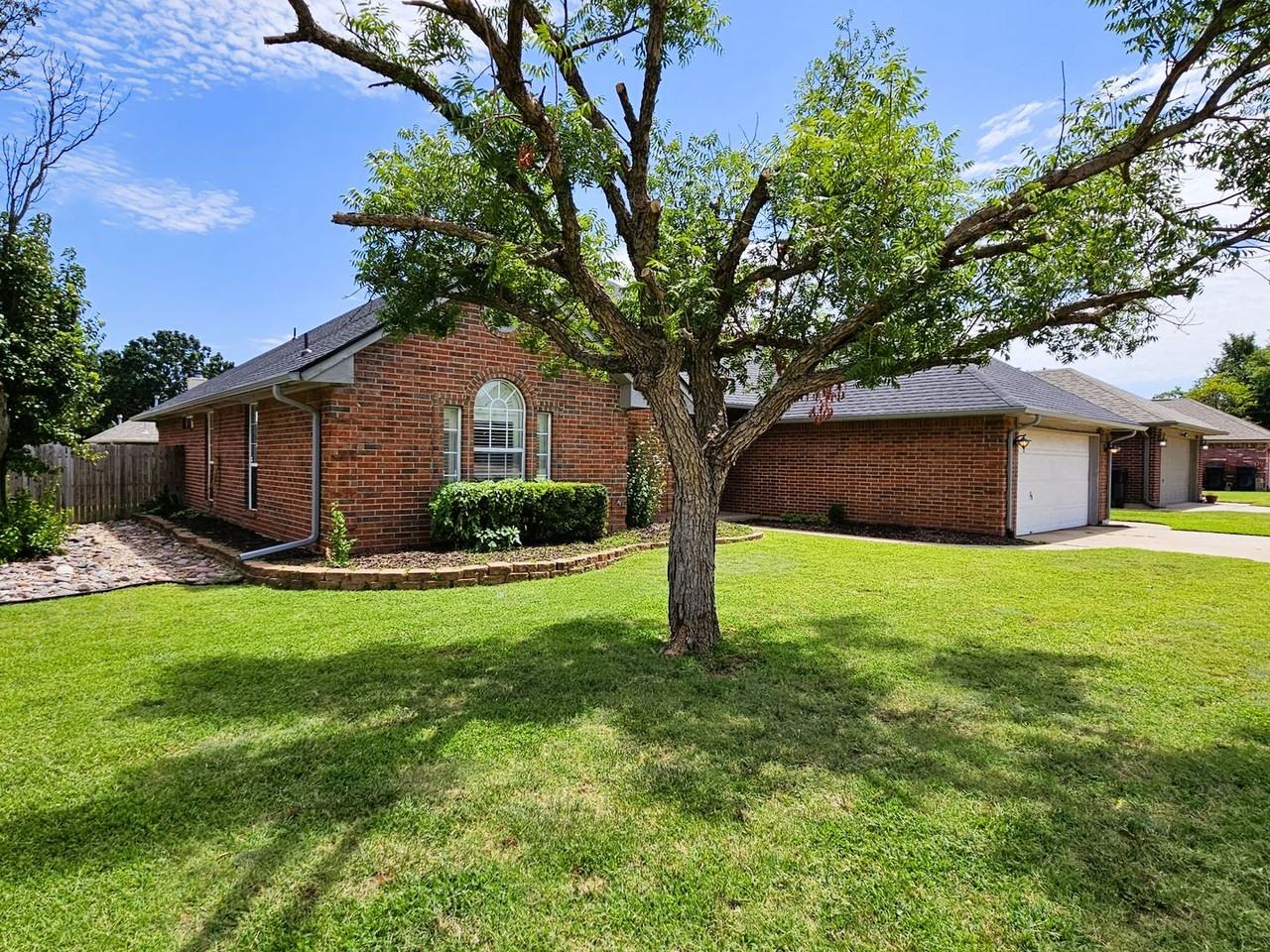 18120 Chestnut Oak Dr - Photo 2 of 38