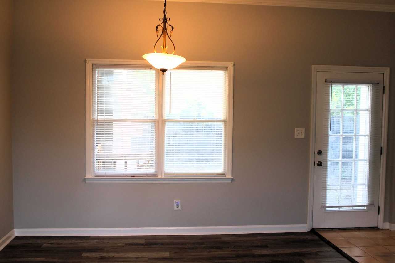 503 Hillsboro Ln - Photo 5 of 10