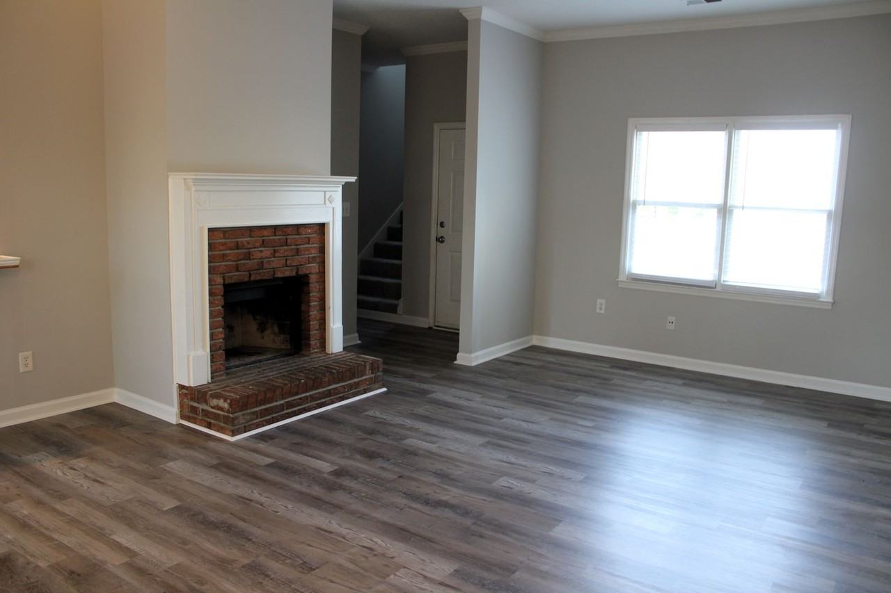 503 Hillsboro Ln - Photo 7 of 10