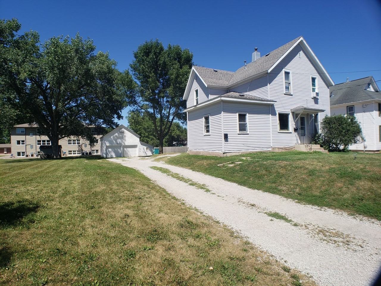 910 Rice Lake St #2 - Photo 3 of 15