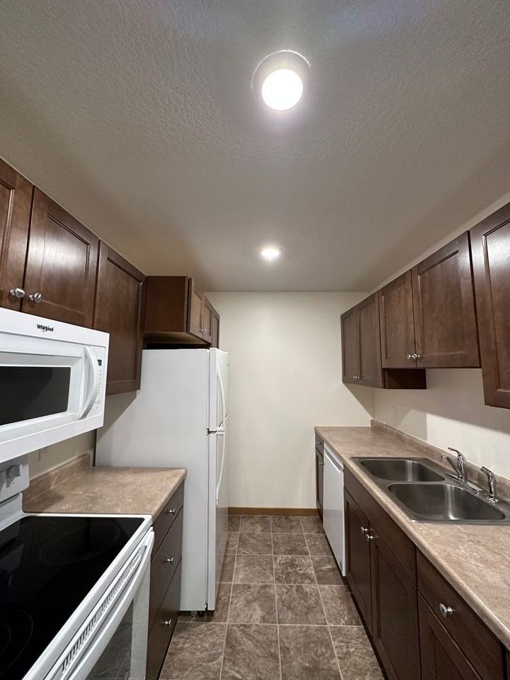 2805 Cardinal Ave #207 - Photo 3 of 15
