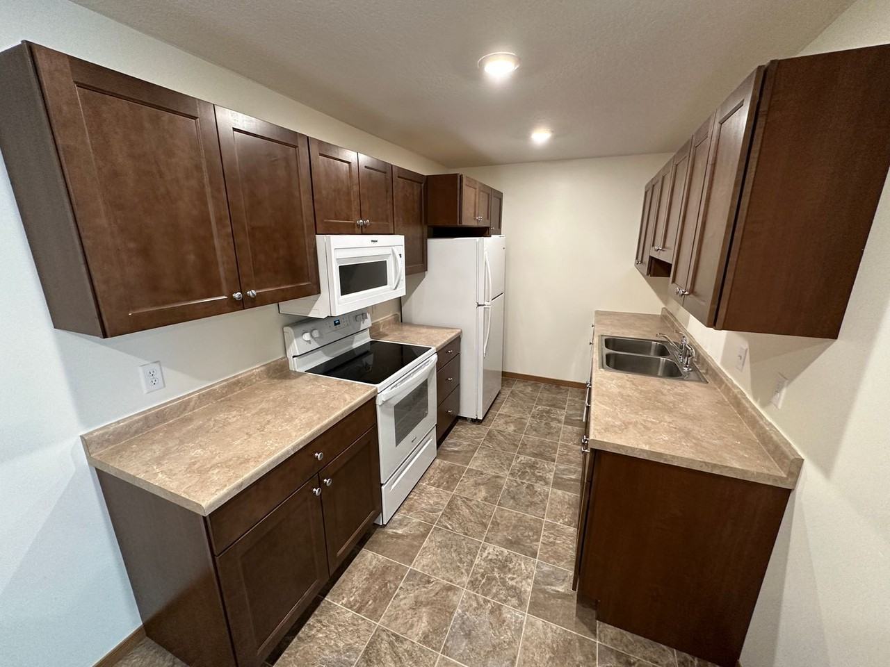 2805 Cardinal Ave #207 - Photo 4 of 15