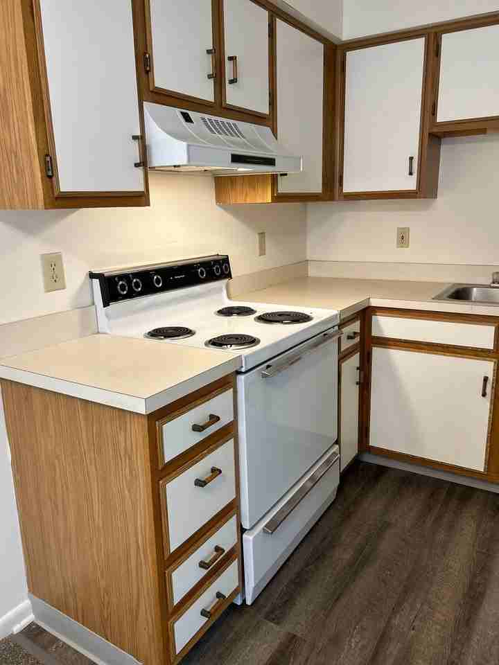 1675 Long Dr - Photo 6 of 11