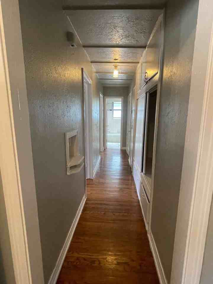 1012 Arkansas St - Photo 4 of 8