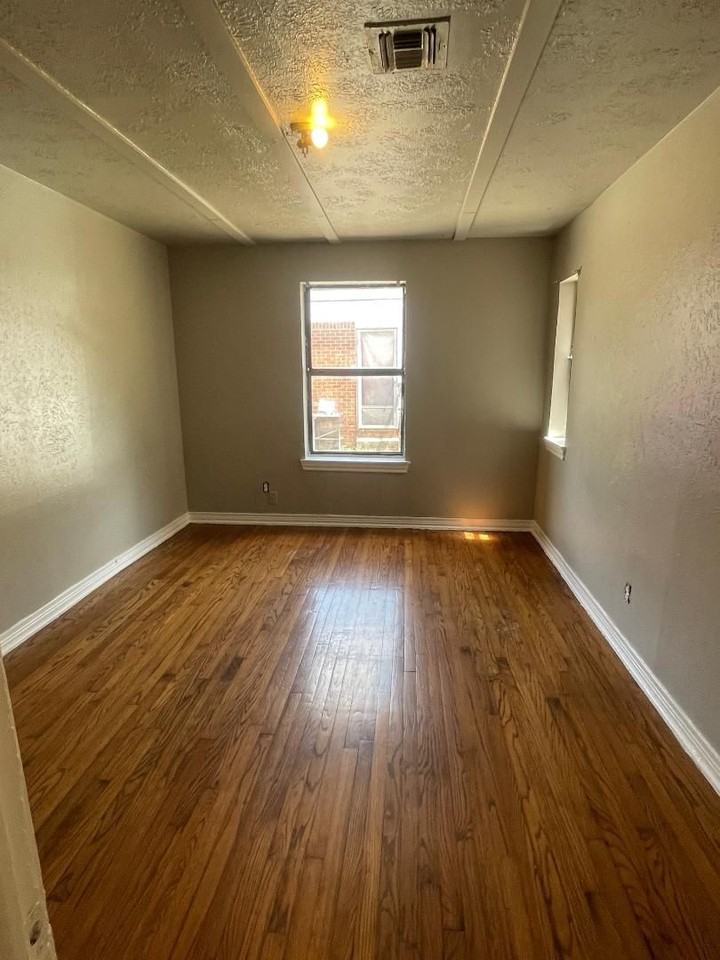 1012 Arkansas St - Photo 5 of 8