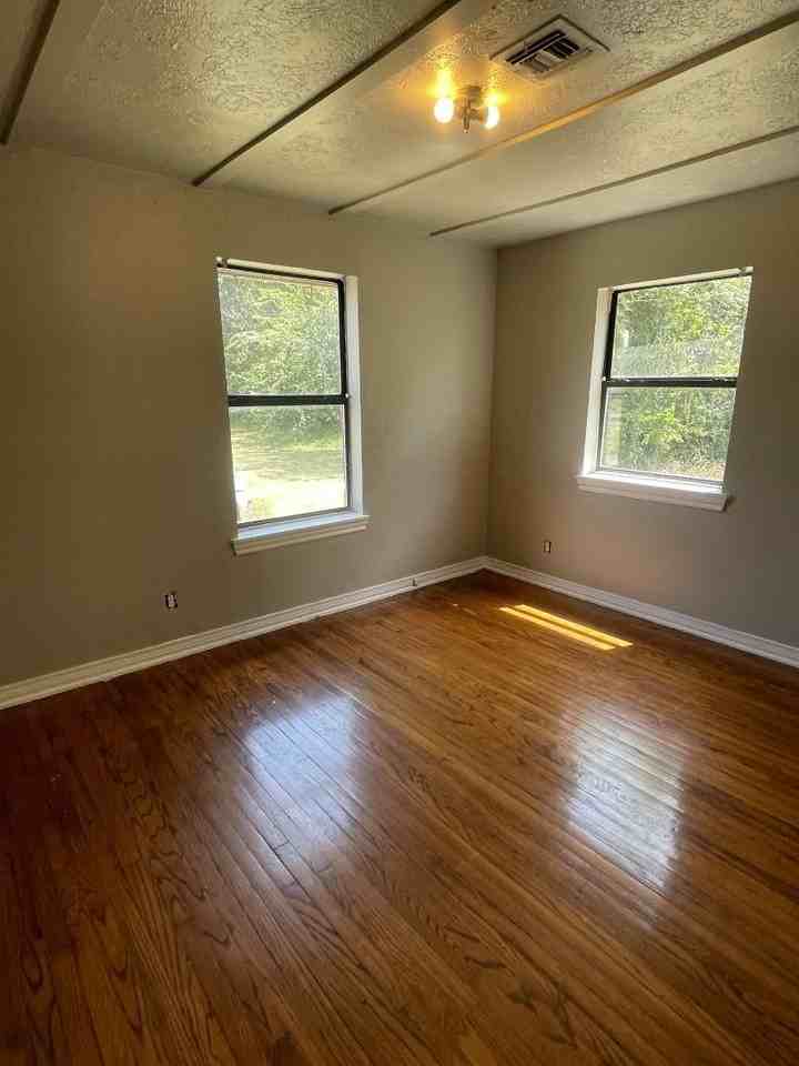 1012 Arkansas St - Photo 6 of 8