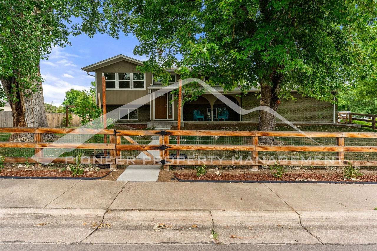 1099 S Johnson Way - Photo 2 of 28