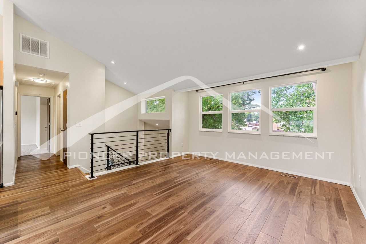 1099 S Johnson Way - Photo 5 of 28