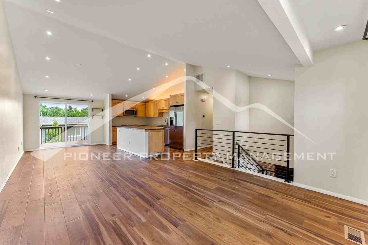 1099 S Johnson Way - Photo 6 of 28