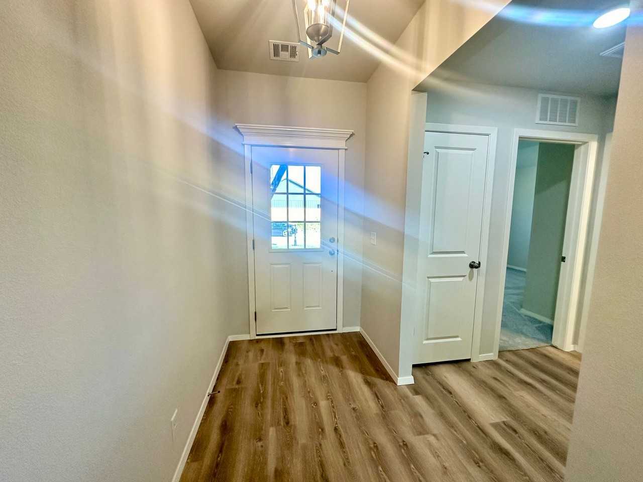 13143 South 72nd East Avenue - Photo 3 of 29