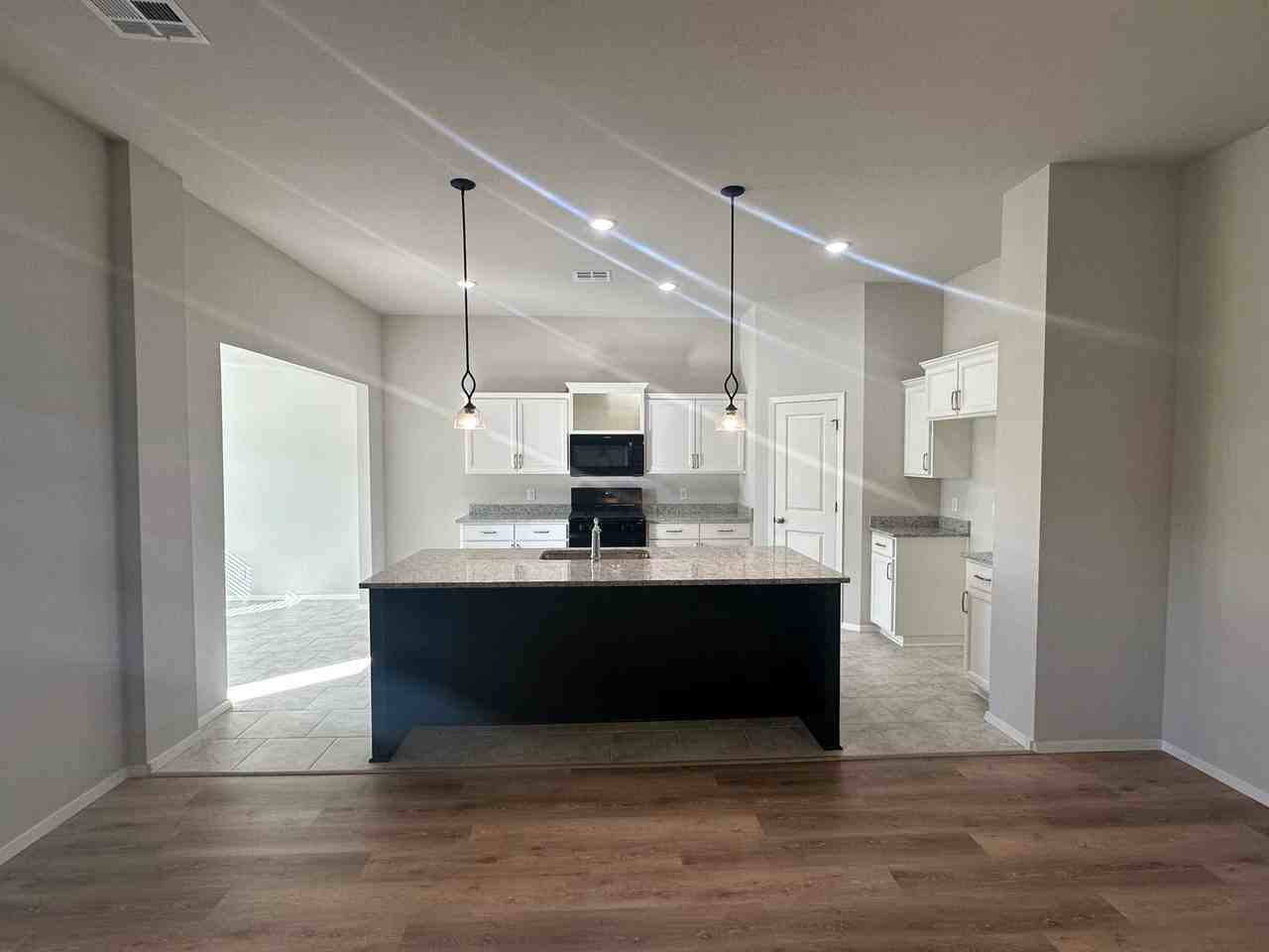 13143 South 72nd East Avenue - Photo 5 of 29