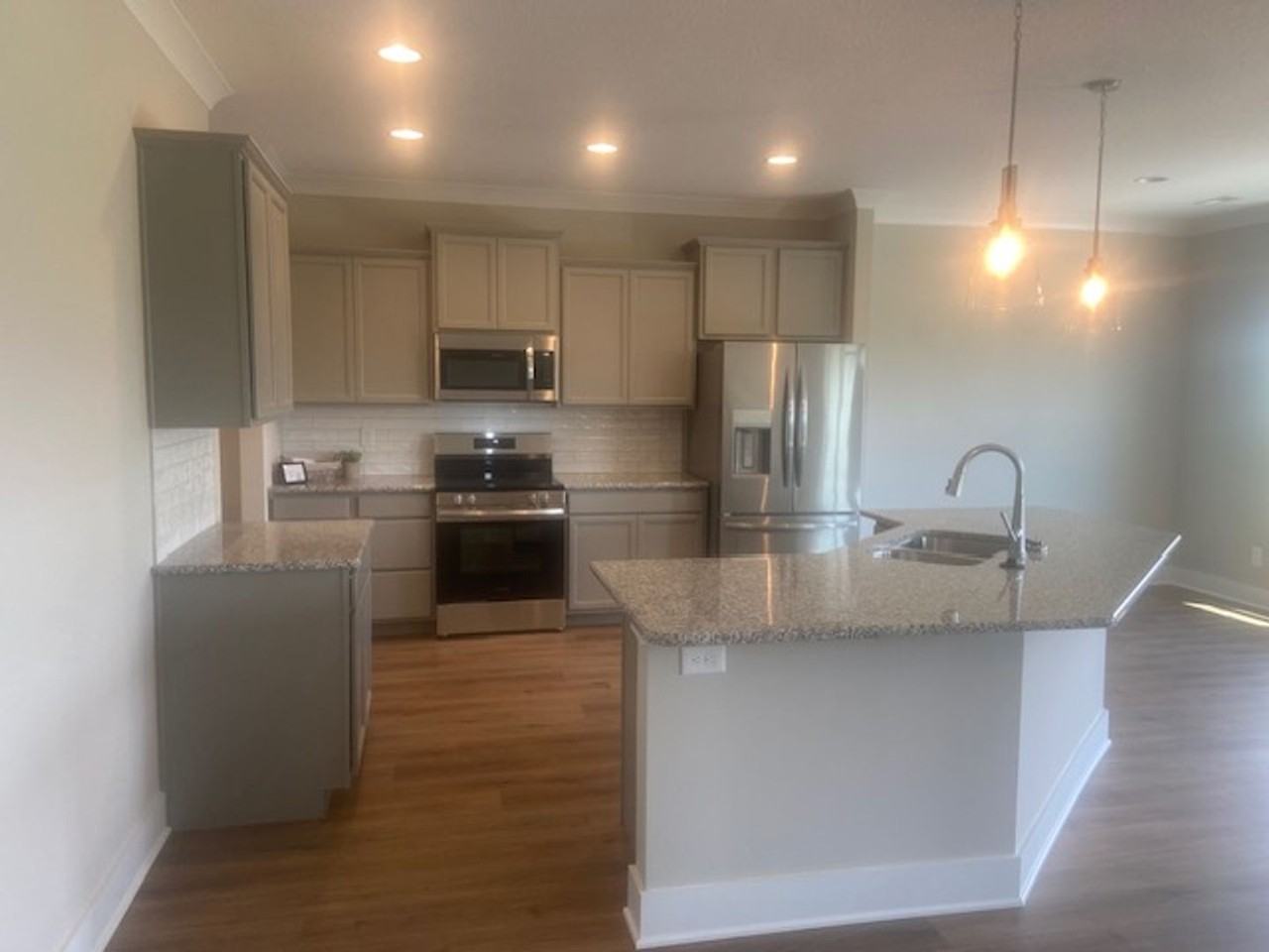 7406 Freedom Bell Ave - Photo 3 of 19