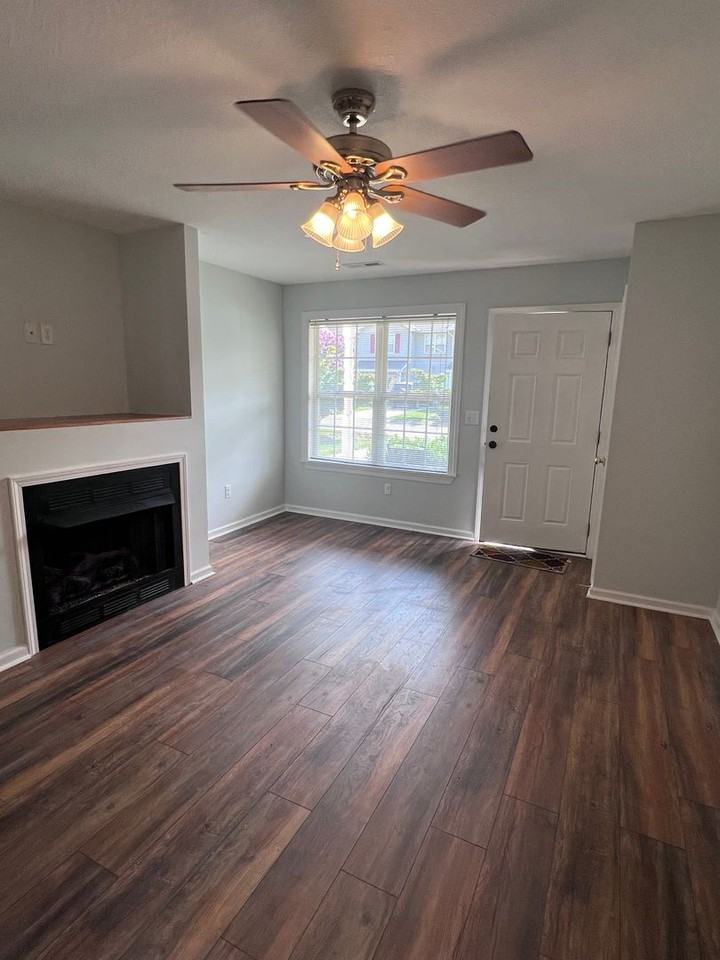 109 Stafford Ct - Photo 3 of 18