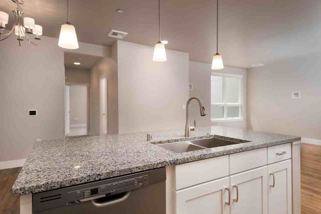 945 Wyoming St - Photo 2 of 22