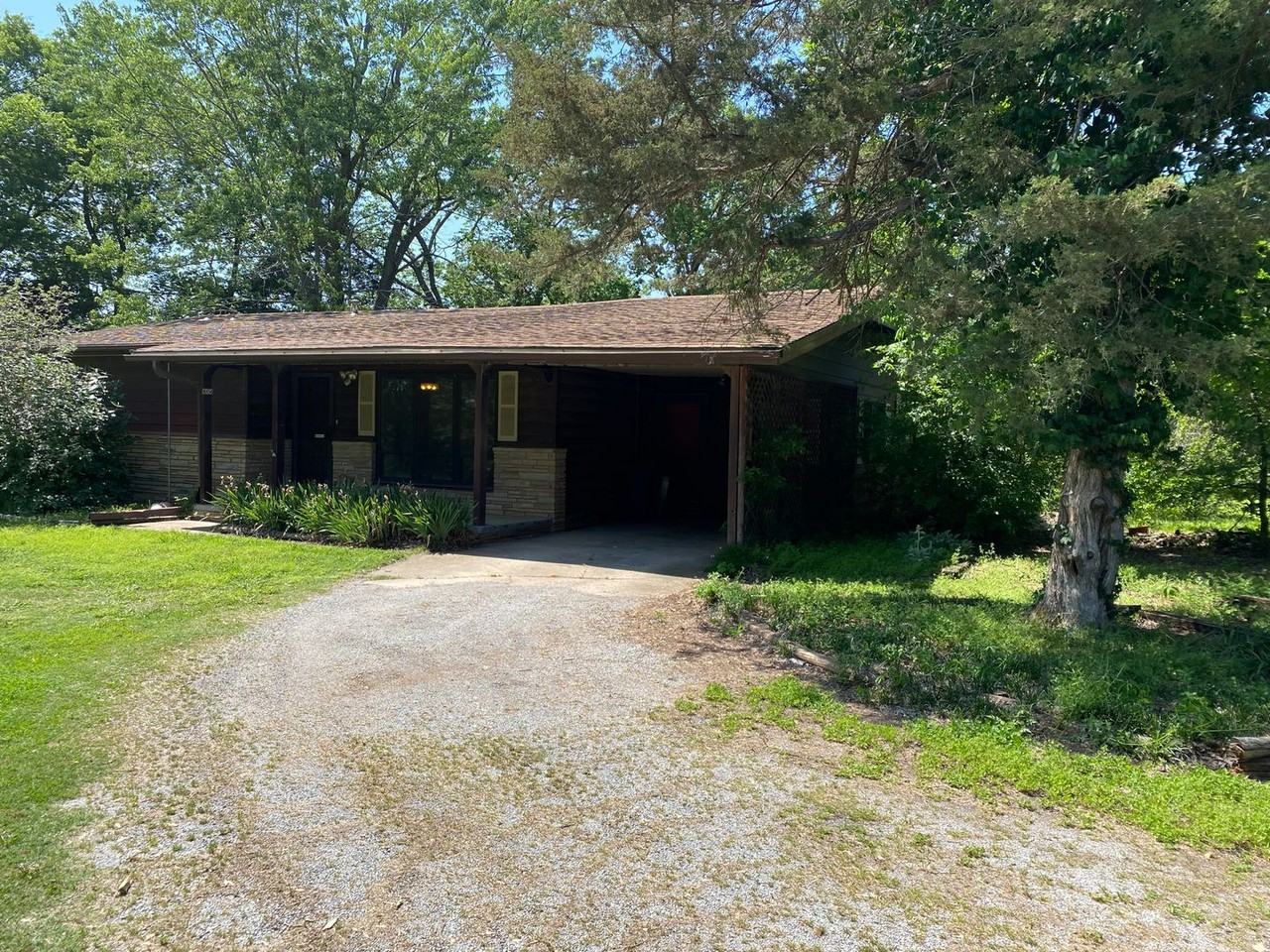 16450 S 4170 Rd - Photo 2 of 24