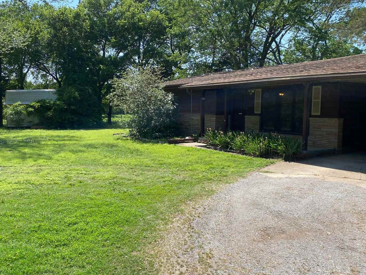 16450 S 4170 Rd - Photo 3 of 24