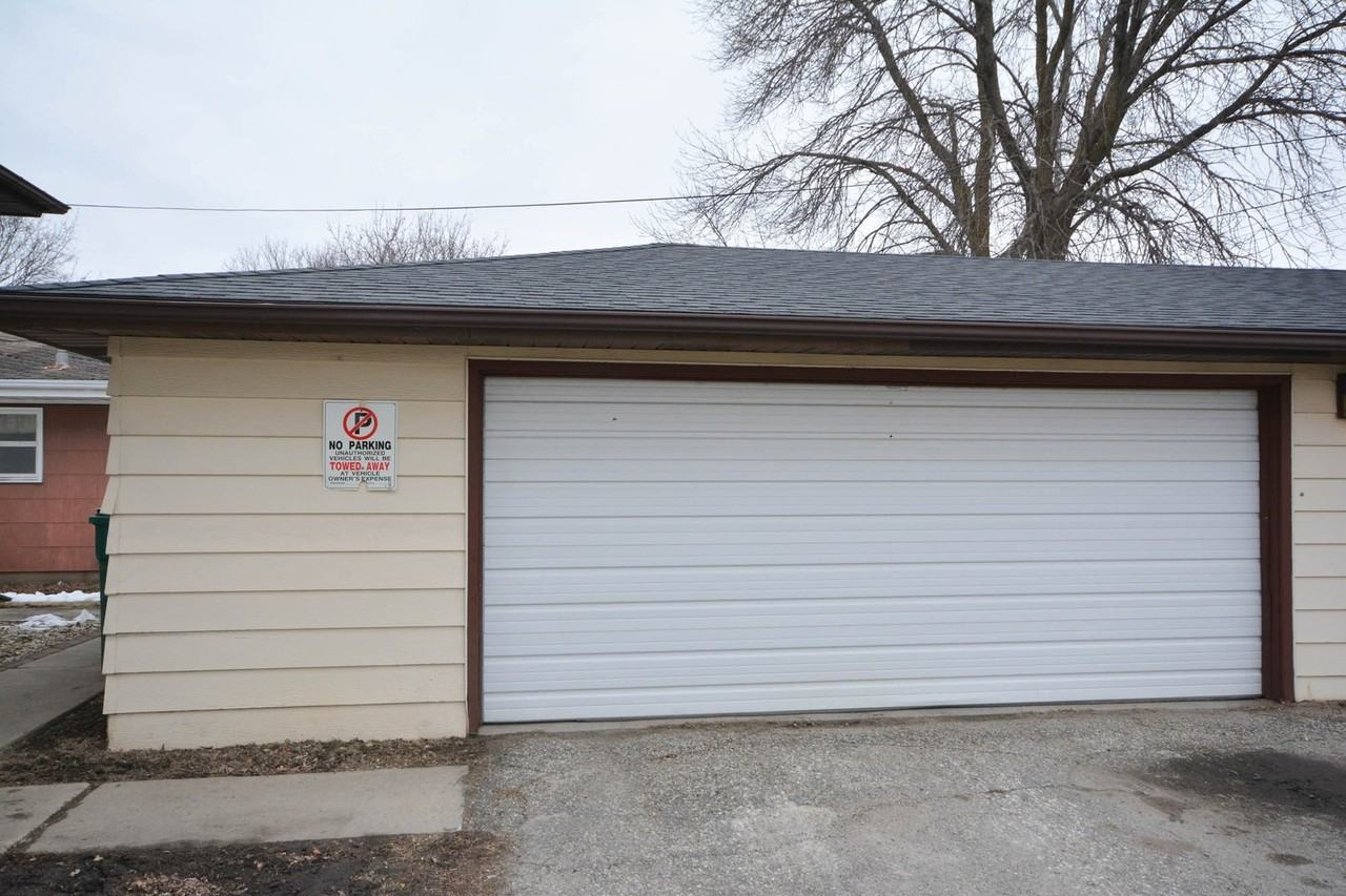 1358 10th Ave SE - Photo 2 of 11