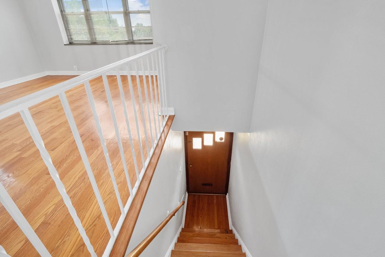 5805-5807 Devonshire - Photo 2 of 17
