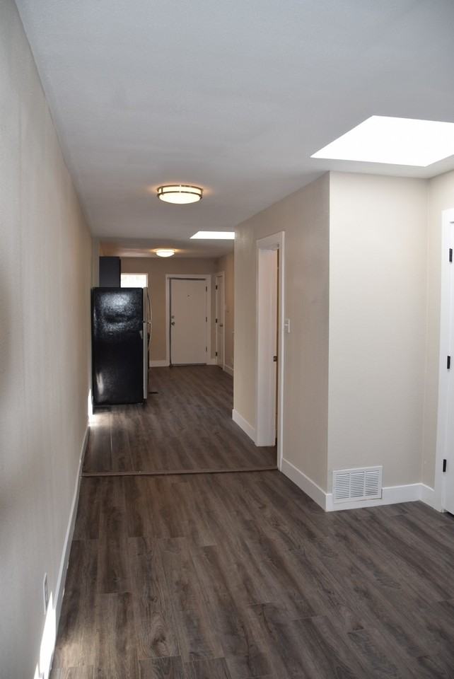 3012 N Downing St - Photo 2 of 7