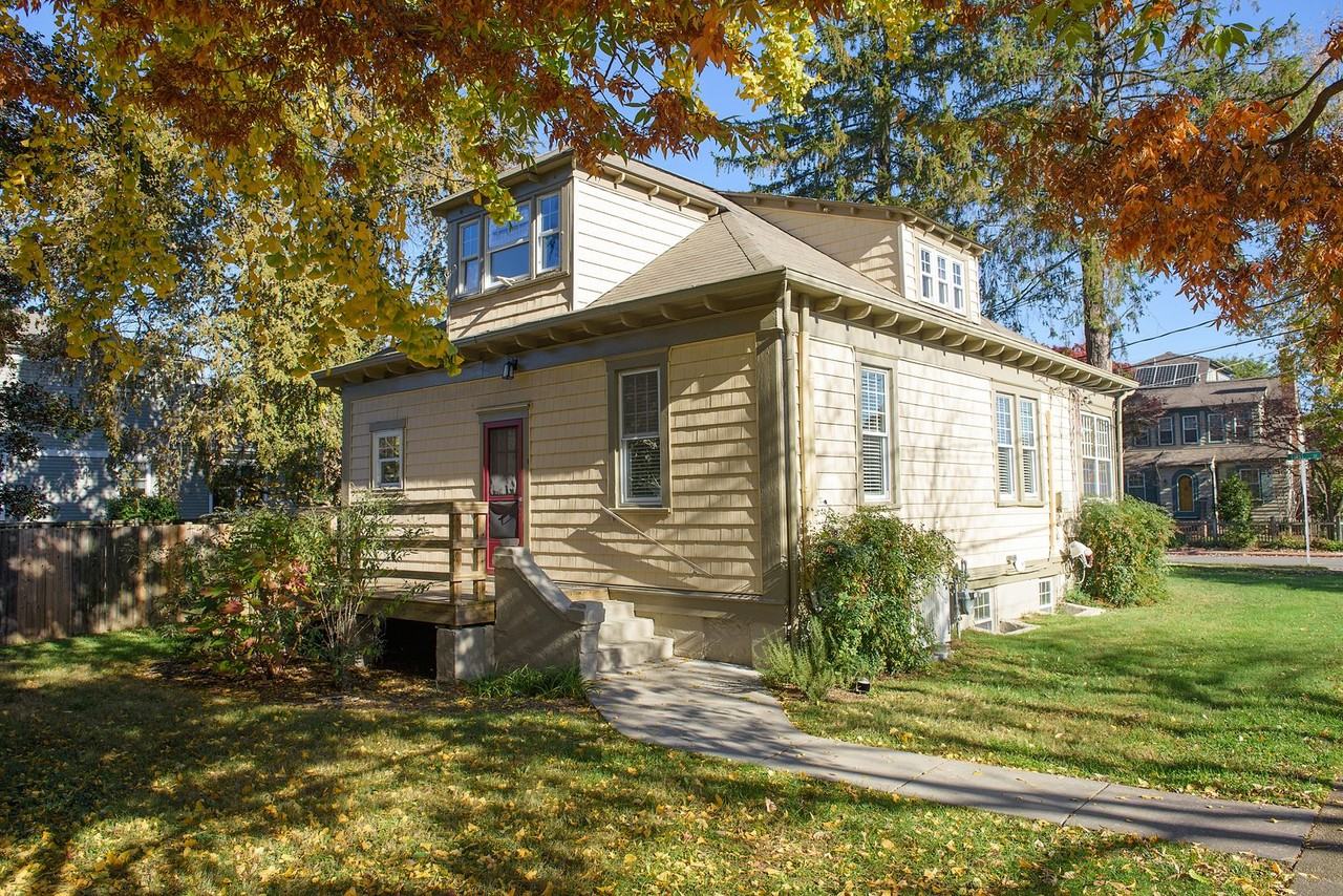 530 First St - Photo 2 of 25