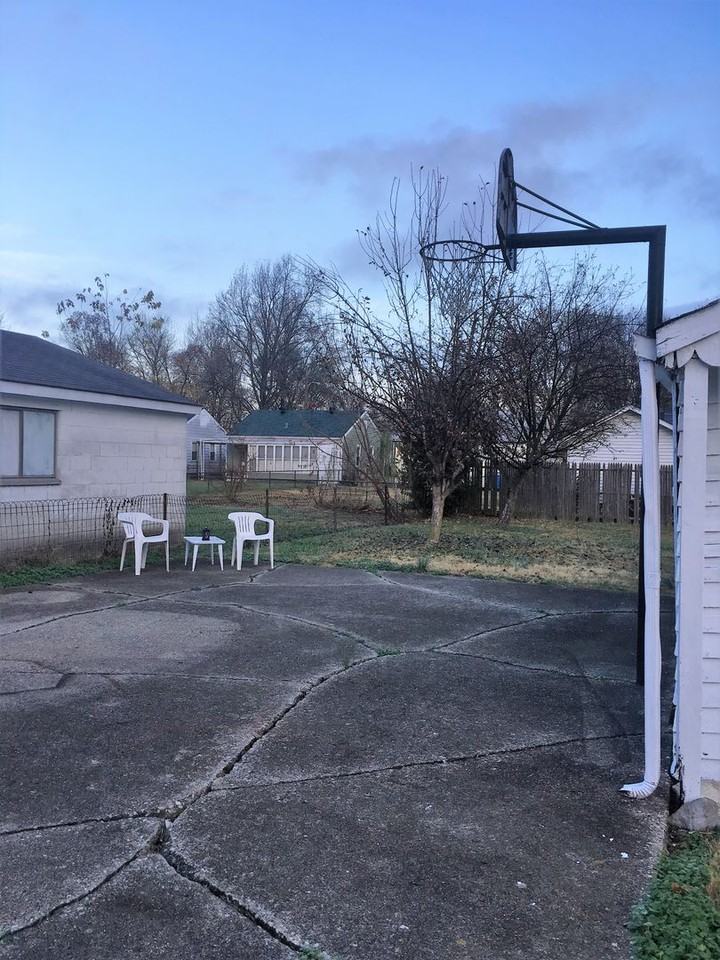 1633 Sale Ave - Photo 3 of 12