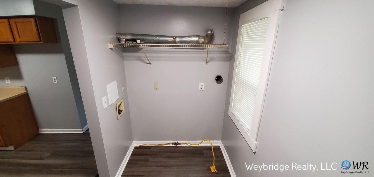 1646 Rosemont Ave - Photo 5 of 10