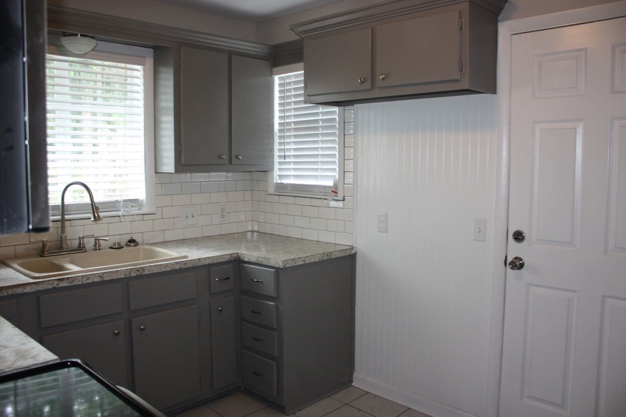 1132 E 36th St - Photo 4 of 12