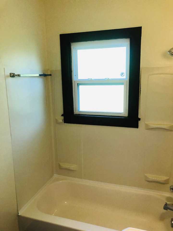 1523 1/2 N Jackson St - Photo 6 of 6